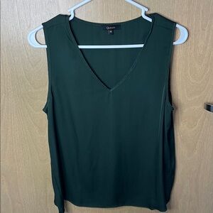 LIKE NEW Quince Silk Sleeveless Blouse - Green